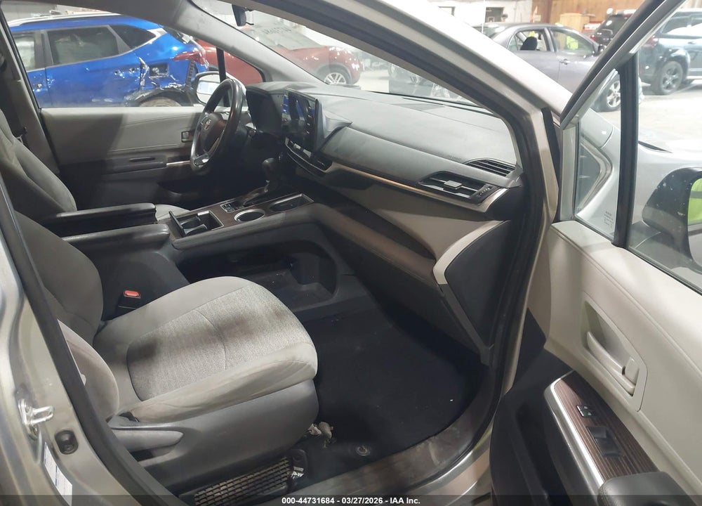 2021 TOYOTA SIENNA LE VIN: 5TDKSKFC5MS036060