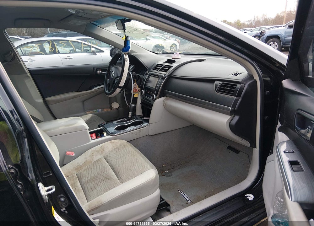 2014 TOYOTA CAMRY HYBRID LE VIN: 4T1BD1FK2EU133673