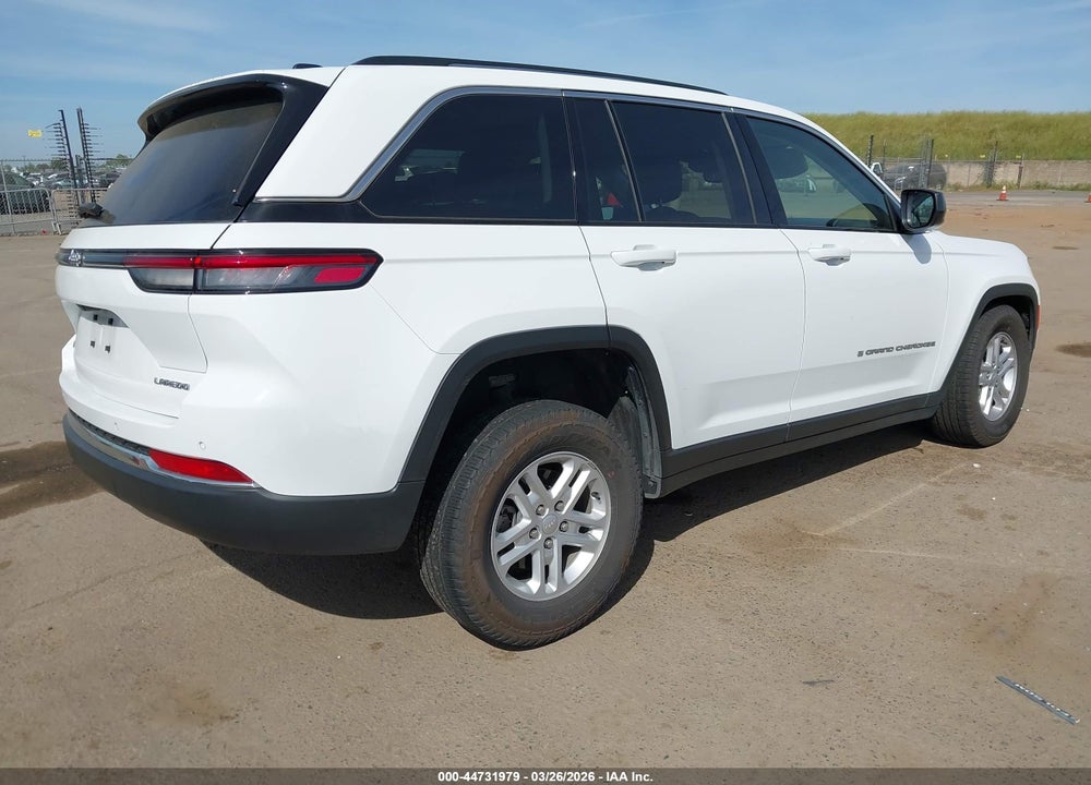 2023 JEEP GRAND CHEROKEE LAREDO 4X4 VIN: 1C4RJHAG4PC674482