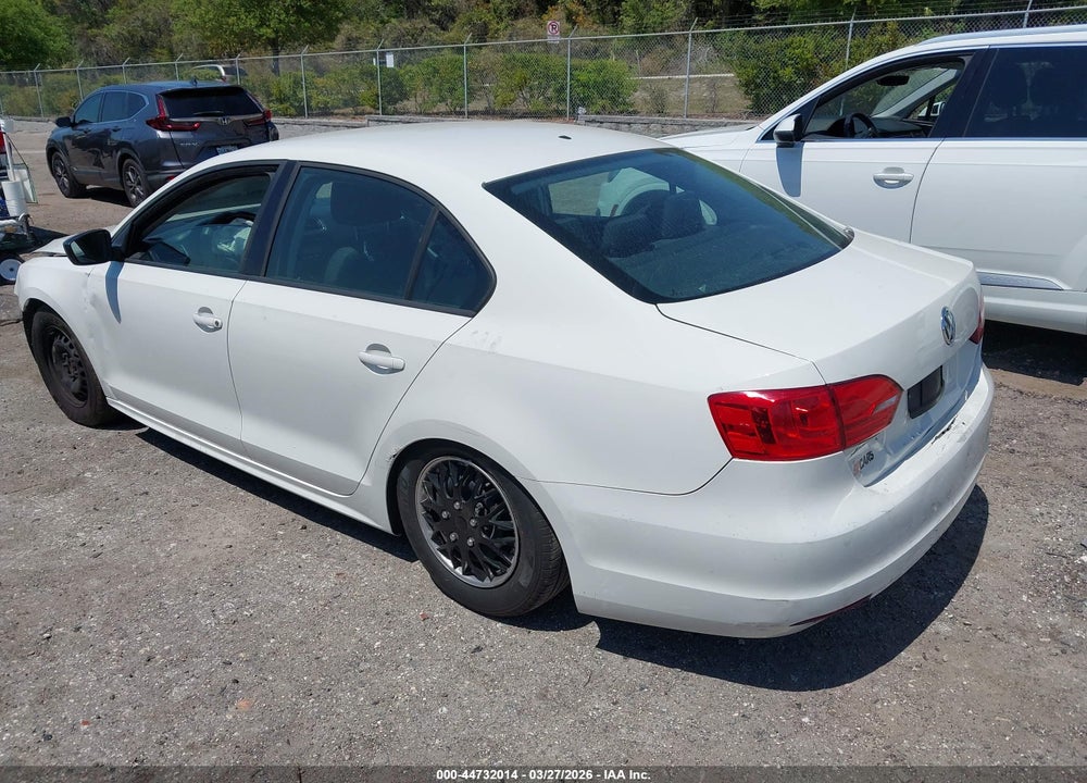 2011 VOLKSWAGEN JETTA 2.0L S VIN: 3VW2K7AJ3BM060158