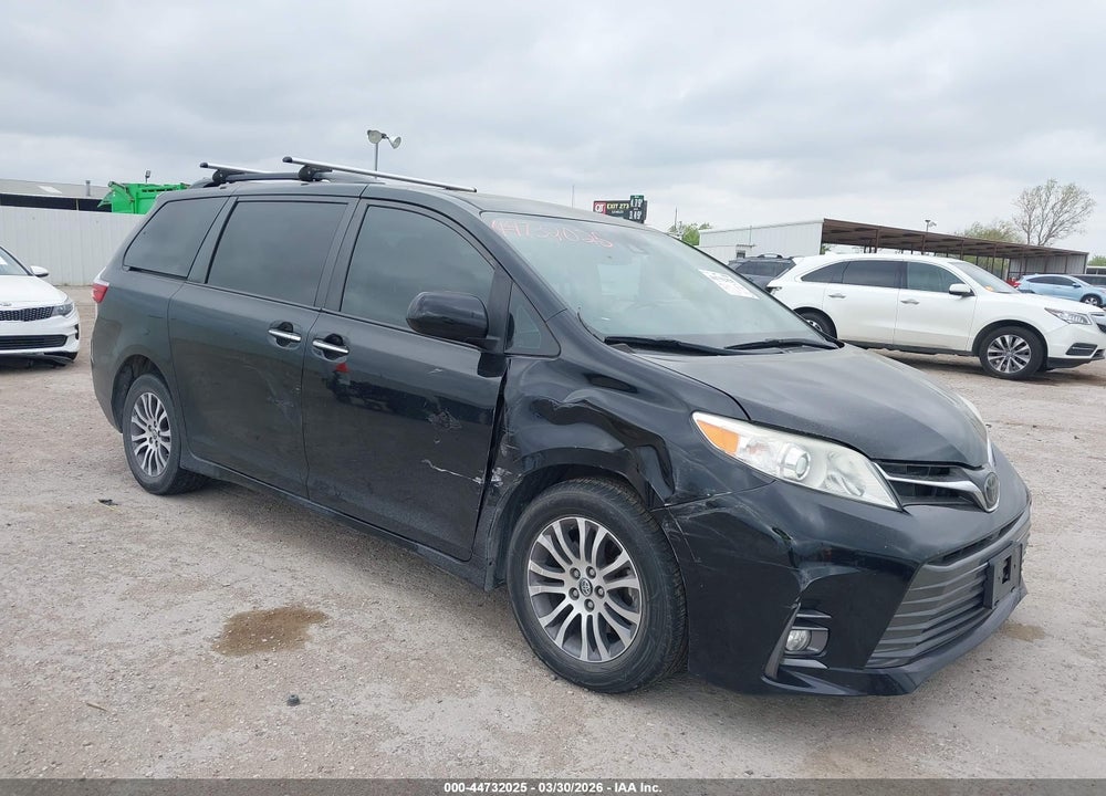 2019 TOYOTA SIENNA XLE 8 PASSENGER VIN: 5TDYZ3DC5KS017651