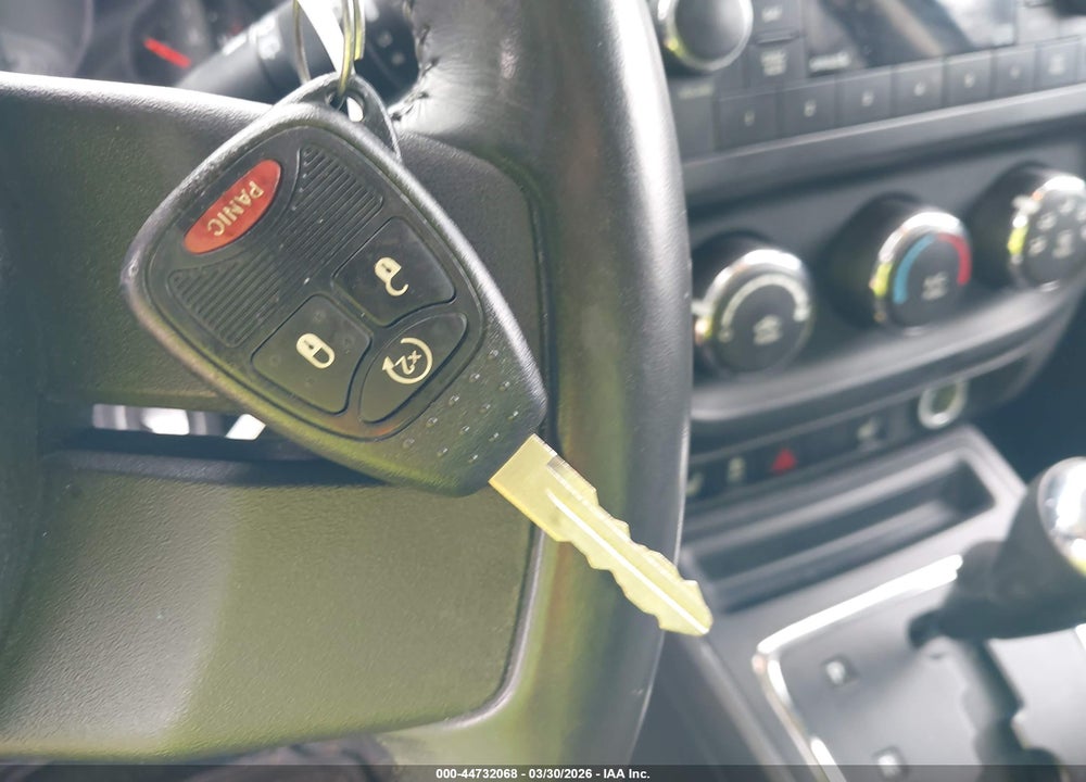 2012 JEEP COMPASS LATITUDE VIN: 1C4NJDEB2CD563584