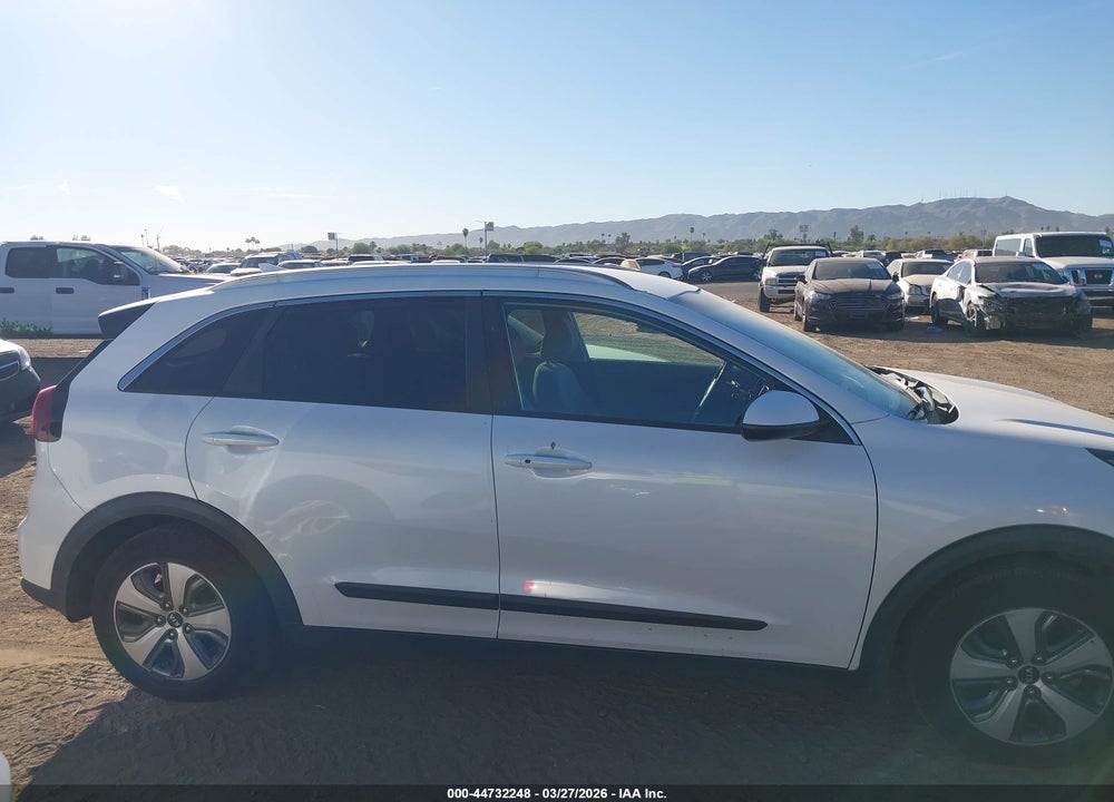 2019 KIA NIRO PLUG-IN HYBRID LX VIN: KNDCM3LD0K5283197