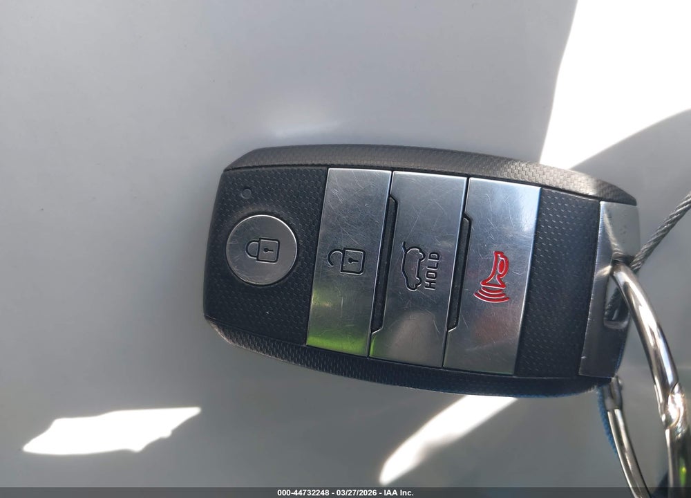 2019 KIA NIRO PLUG-IN HYBRID LX VIN: KNDCM3LD0K5283197