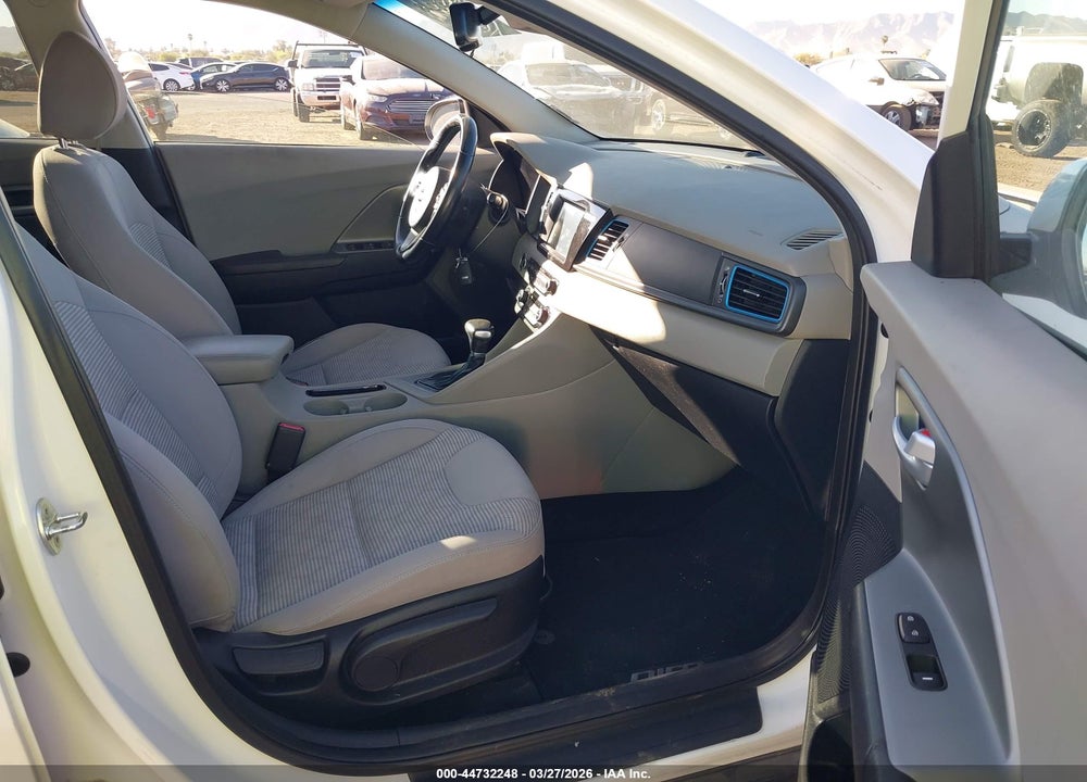 2019 KIA NIRO PLUG-IN HYBRID LX VIN: KNDCM3LD0K5283197