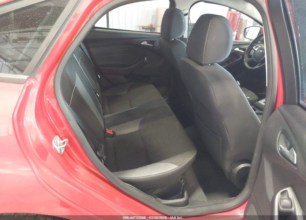 2014 FORD FOCUS SE VIN: 1FADP3F21EL263861