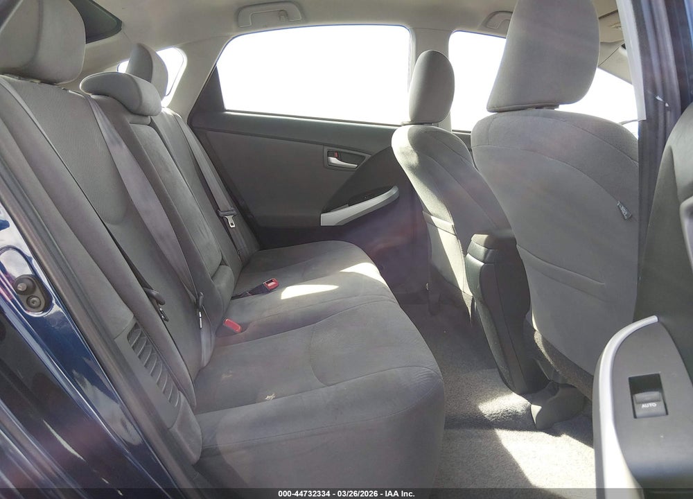 2015 TOYOTA PRIUS THREE VIN: JTDKN3DU6F0404924