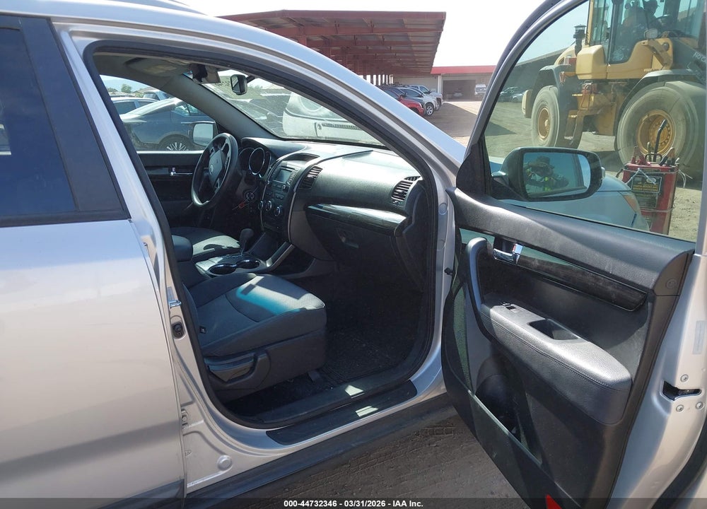 2013 KIA SORENTO LX VIN: 5XYKT3A6XDG418120