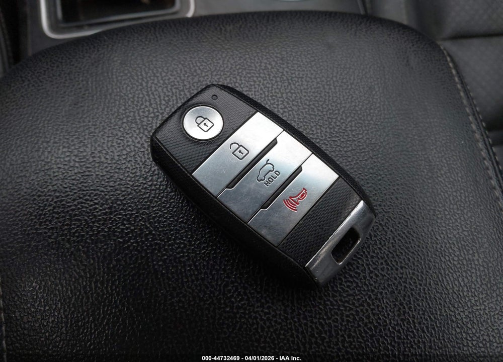 2017 KIA SORENTO 3.3L EX VIN: 5XYPHDA57HG305364