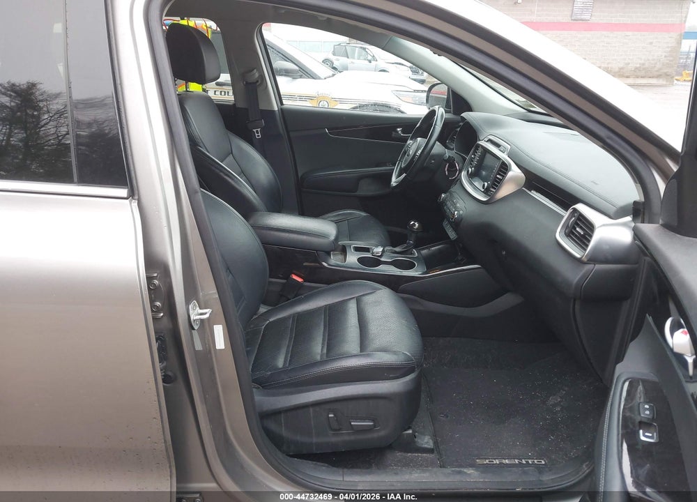 2017 KIA SORENTO 3.3L EX VIN: 5XYPHDA57HG305364