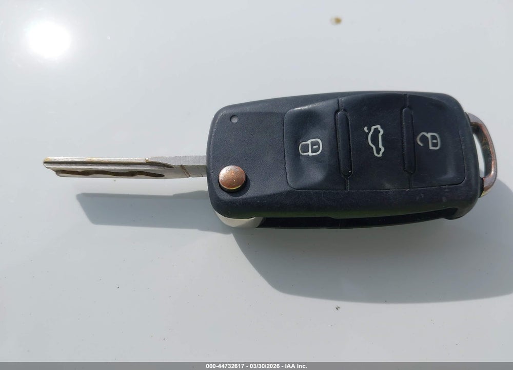 2012 VOLKSWAGEN BEETLE 2.5L VIN: 3VWJP7AT0CM638992