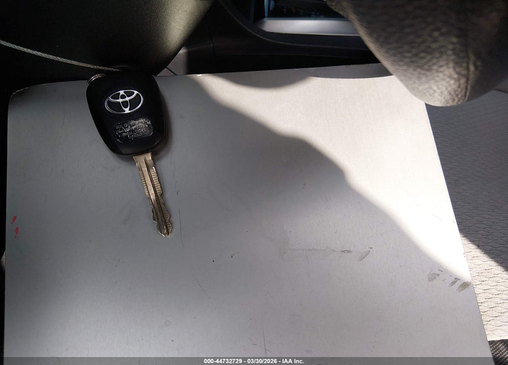 2015 TOYOTA COROLLA LE VIN: 2T1BURHE9FC275785