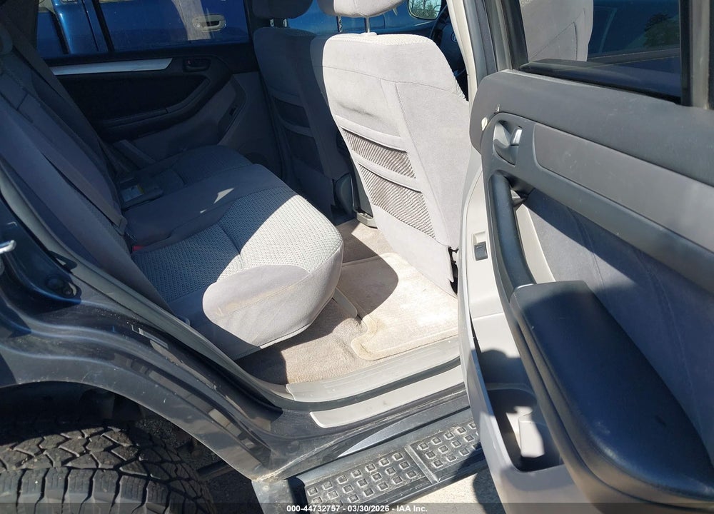 2005 TOYOTA 4RUNNER SR5 V8 VIN: JTEBT14R858027711