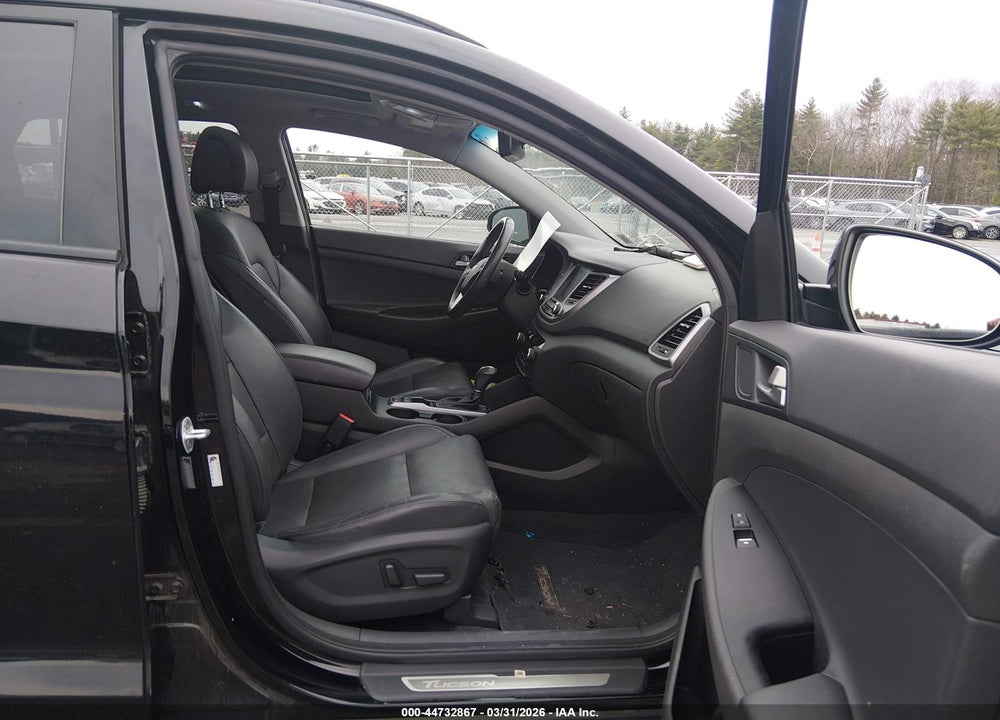 2016 HYUNDAI TUCSON LIMITED VIN: KM8J3CA25GU113843