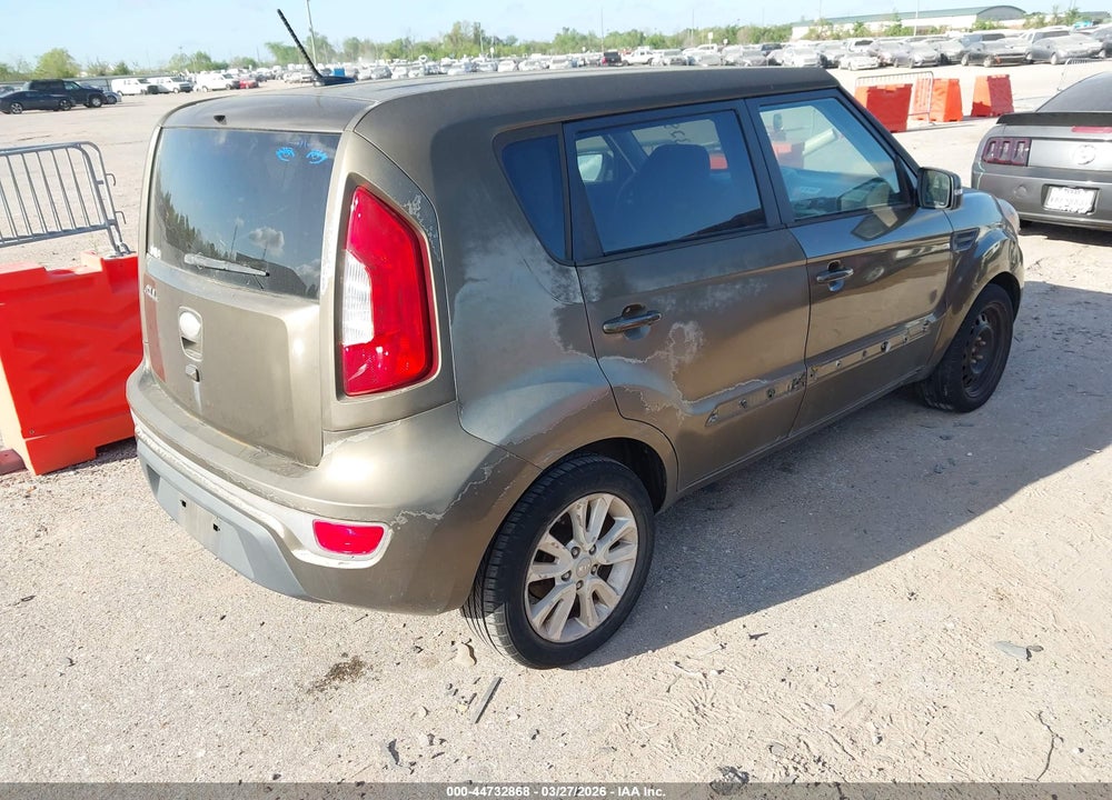 2013 KIA SOUL + VIN: KNDJT2A60D7505348
