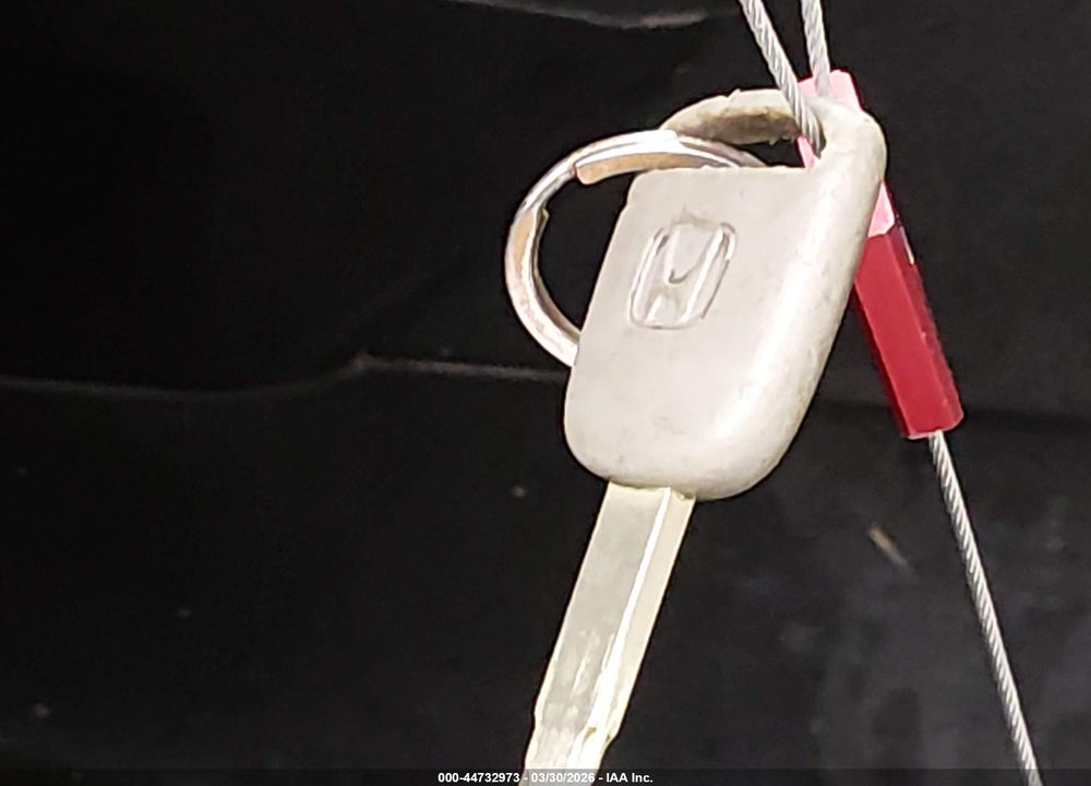 2011 HONDA PILOT TOURING VIN: 5FNYF3H95BB043095