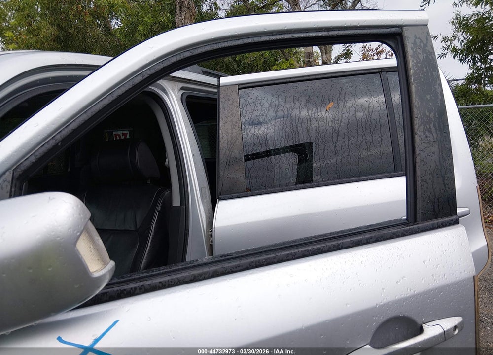 2011 HONDA PILOT TOURING VIN: 5FNYF3H95BB043095