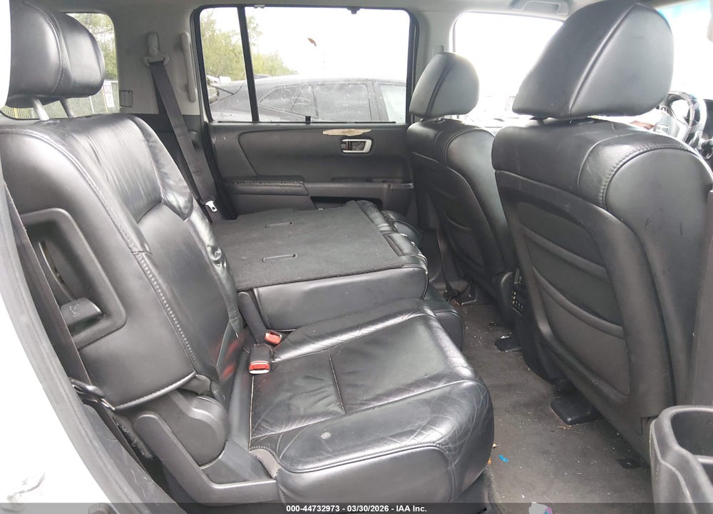 2011 HONDA PILOT TOURING VIN: 5FNYF3H95BB043095