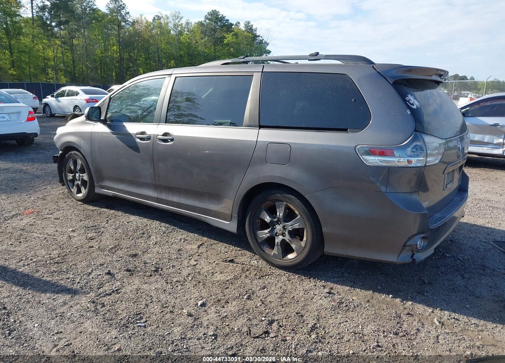 2011 TOYOTA SIENNA SE VIN: 5TDXK3DC5BS098537