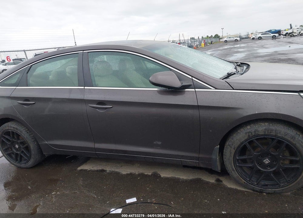 2015 HYUNDAI SONATA SE VIN: 5NPE24AF7FH146871
