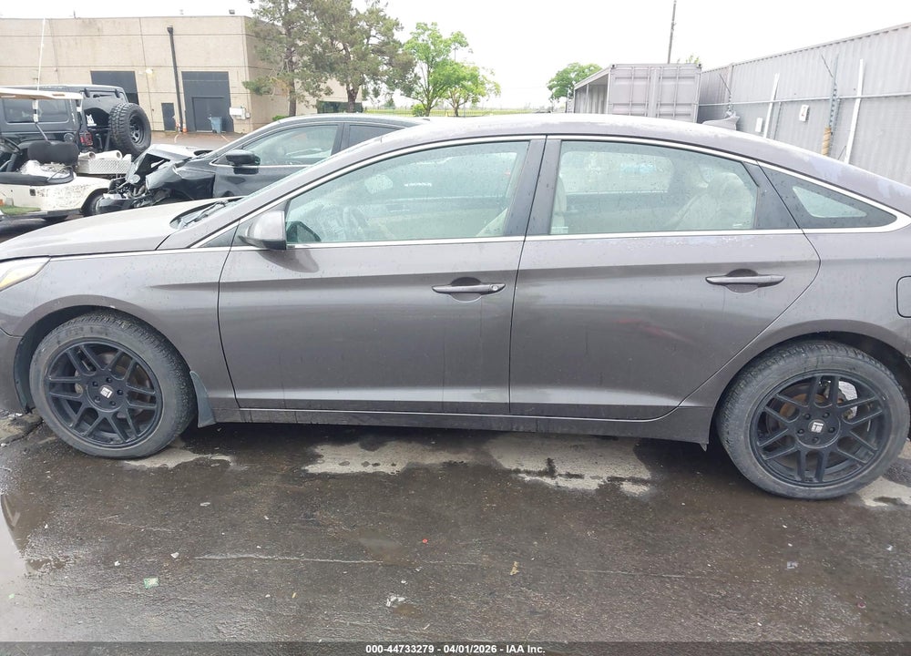 2015 HYUNDAI SONATA SE VIN: 5NPE24AF7FH146871