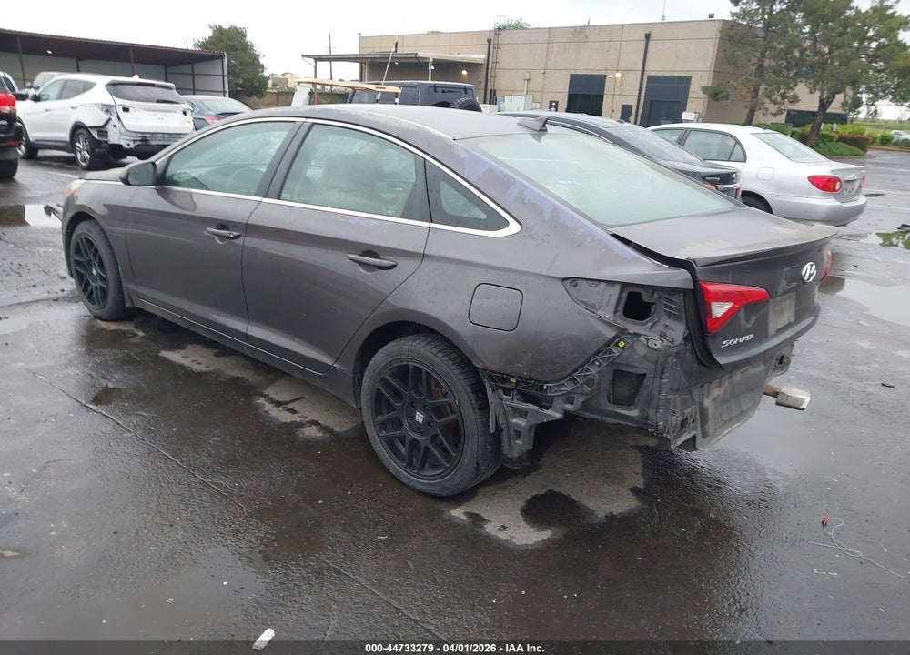 2015 HYUNDAI SONATA SE VIN: 5NPE24AF7FH146871