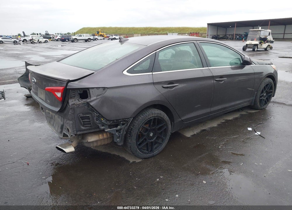 2015 HYUNDAI SONATA SE VIN: 5NPE24AF7FH146871
