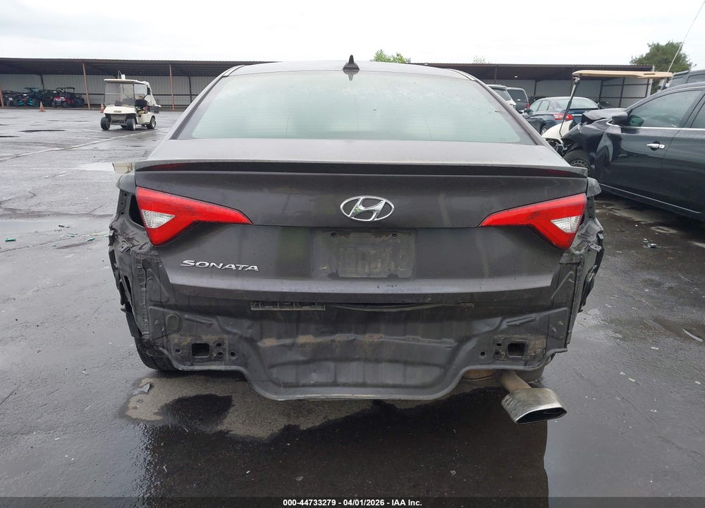 2015 HYUNDAI SONATA SE VIN: 5NPE24AF7FH146871