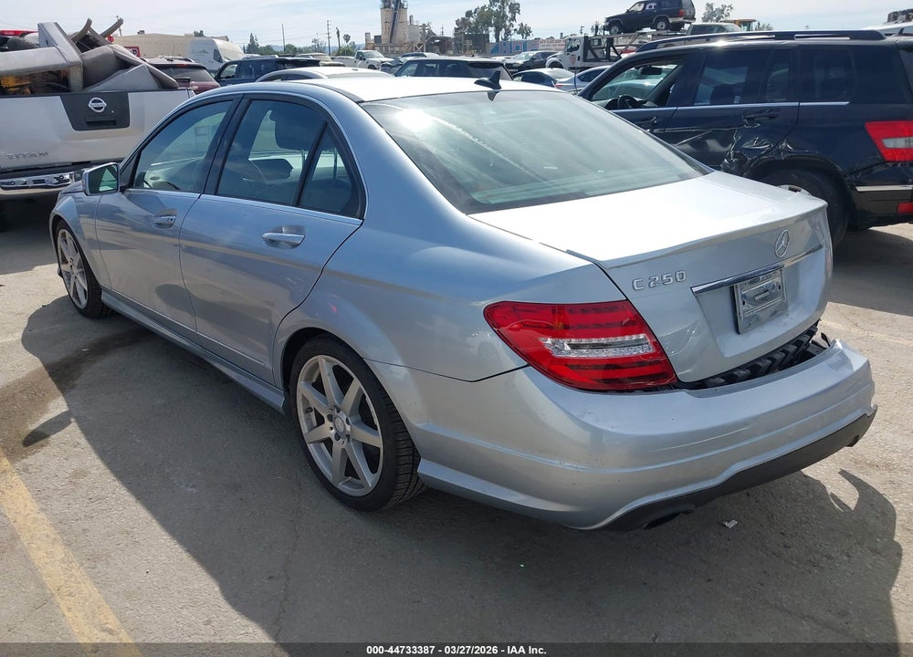 2014 MERCEDES-BENZ C 250 SPORT VIN: WDDGF4HBXEA959181