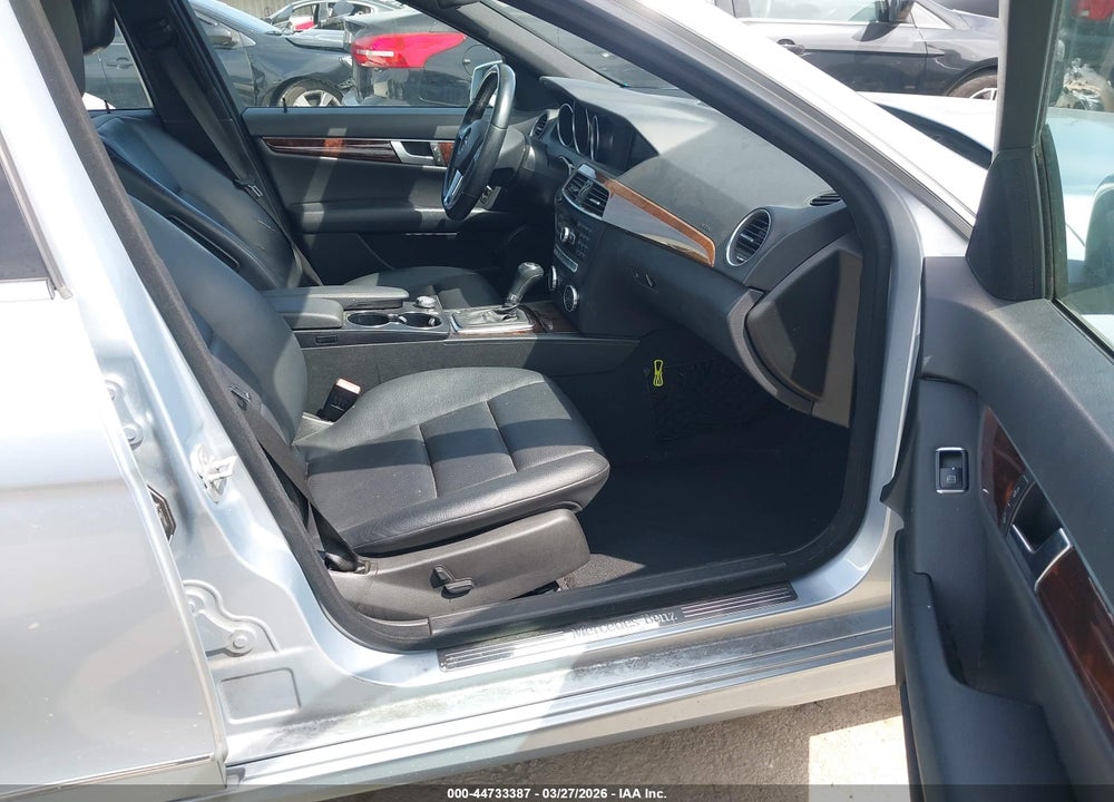 2014 MERCEDES-BENZ C 250 SPORT VIN: WDDGF4HBXEA959181