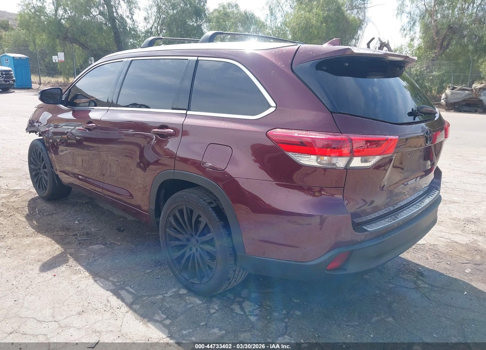 2017 TOYOTA HIGHLANDER XLE VIN: 5TDKZRFH3HS233489
