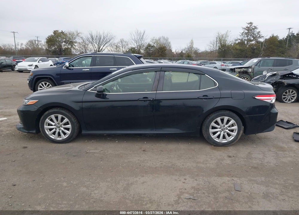 2018 TOYOTA CAMRY LE VIN: JTNB11HK3J3029117