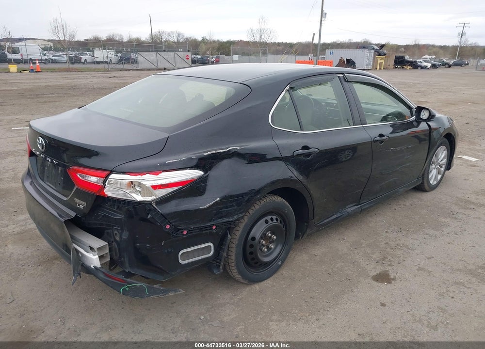 2018 TOYOTA CAMRY LE VIN: JTNB11HK3J3029117
