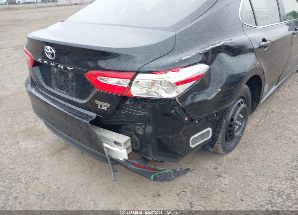 2018 TOYOTA CAMRY LE VIN: JTNB11HK3J3029117