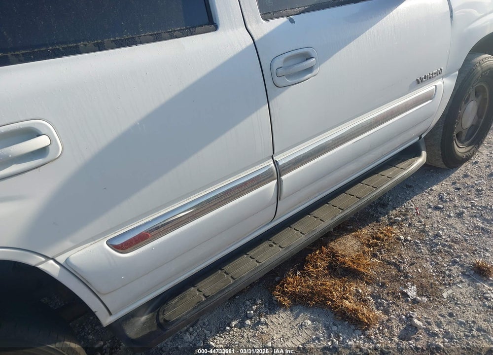 2005 GMC YUKON SLE VIN: 1GKEC13V35J176413