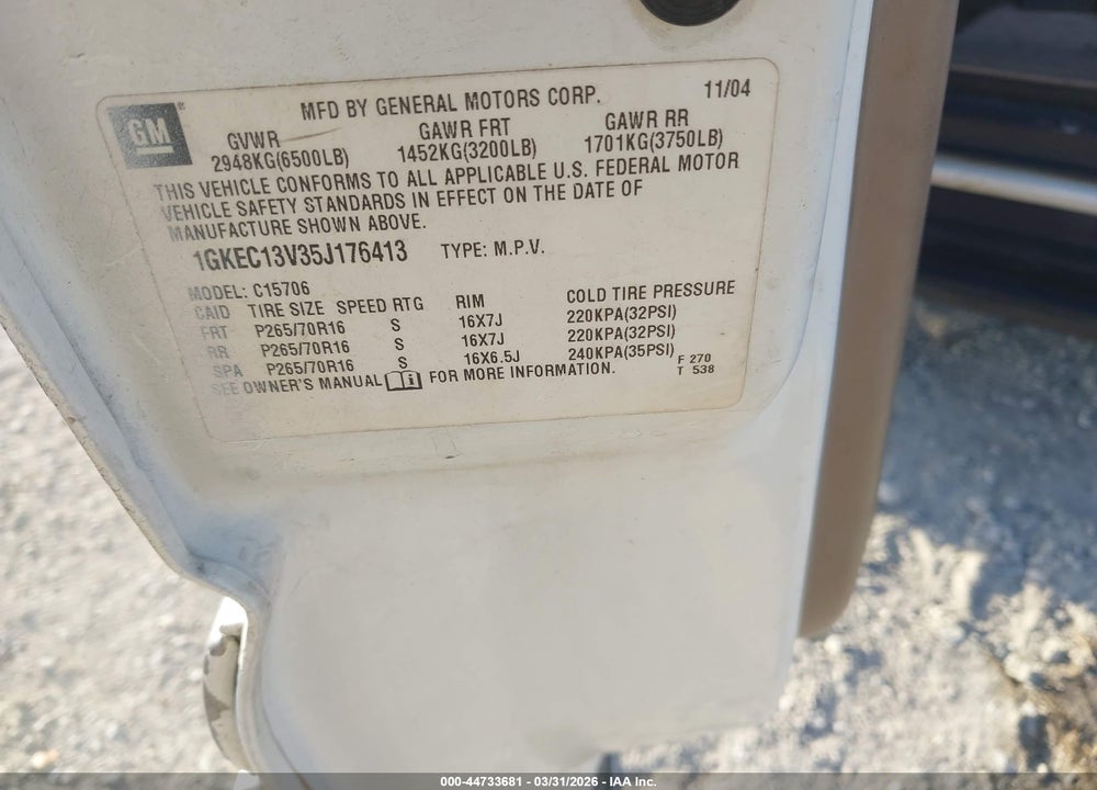 2005 GMC YUKON SLE VIN: 1GKEC13V35J176413