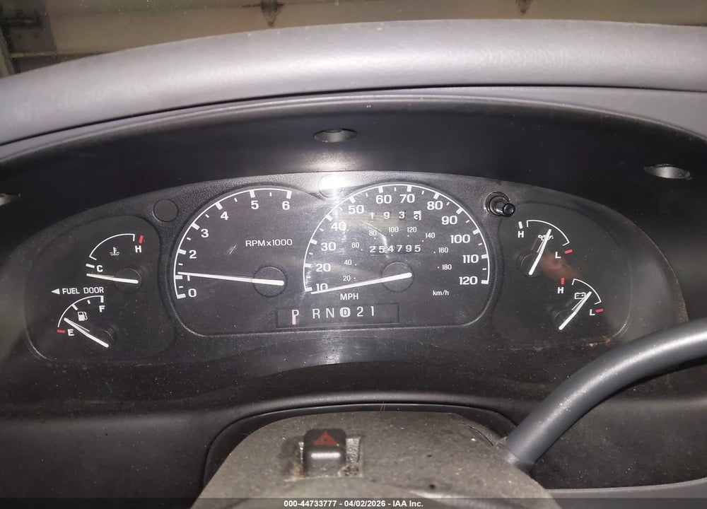 2000 FORD EXPLORER XLT VIN: 1FMZU73E3YZC54543