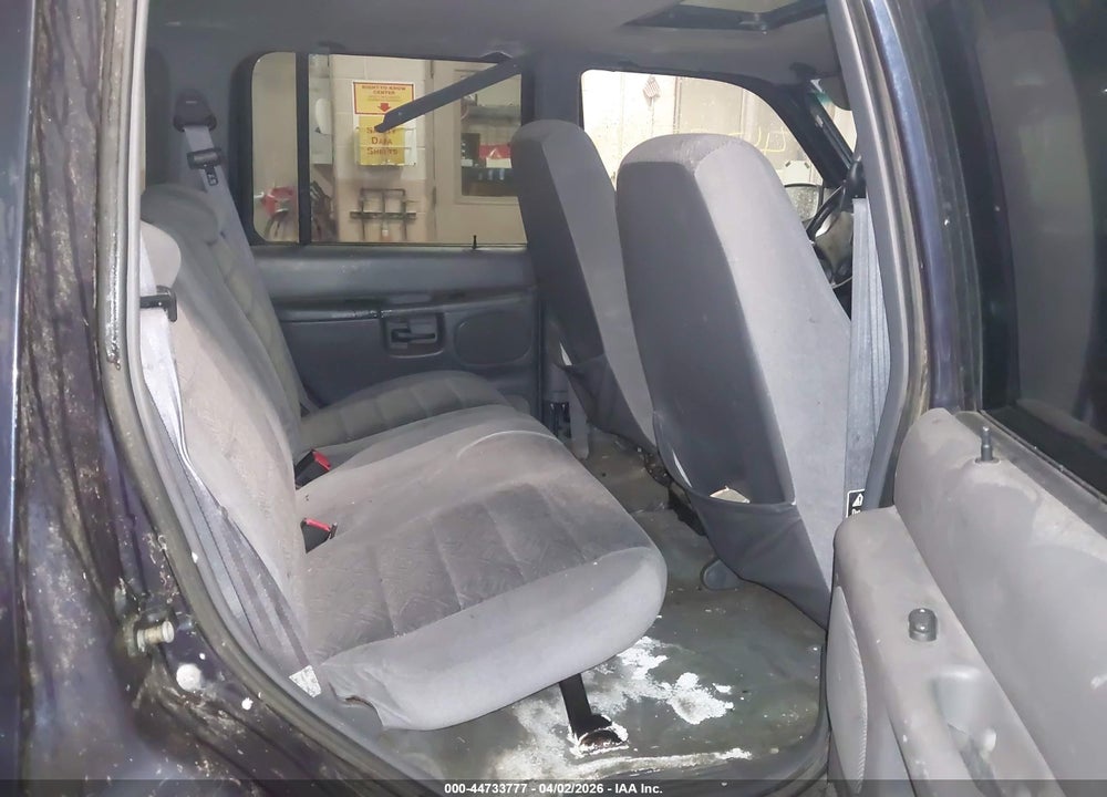 2000 FORD EXPLORER XLT VIN: 1FMZU73E3YZC54543