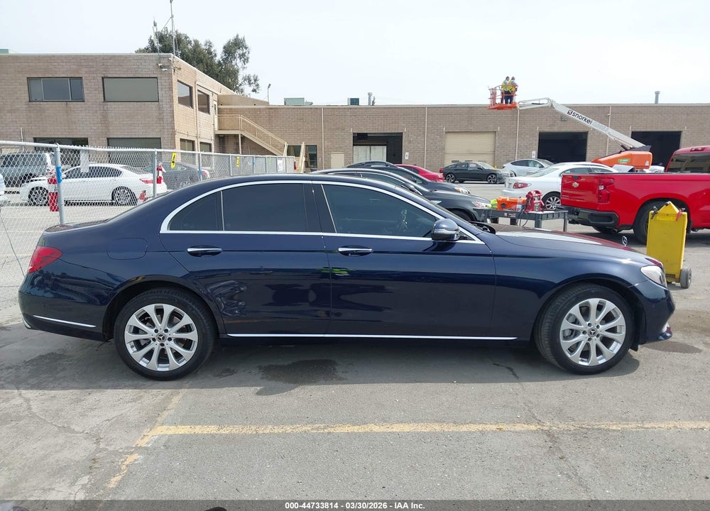2018 MERCEDES-BENZ E 300 VIN: WDDZF4JB5JA351517