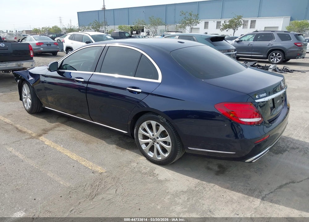 2018 MERCEDES-BENZ E 300 VIN: WDDZF4JB5JA351517