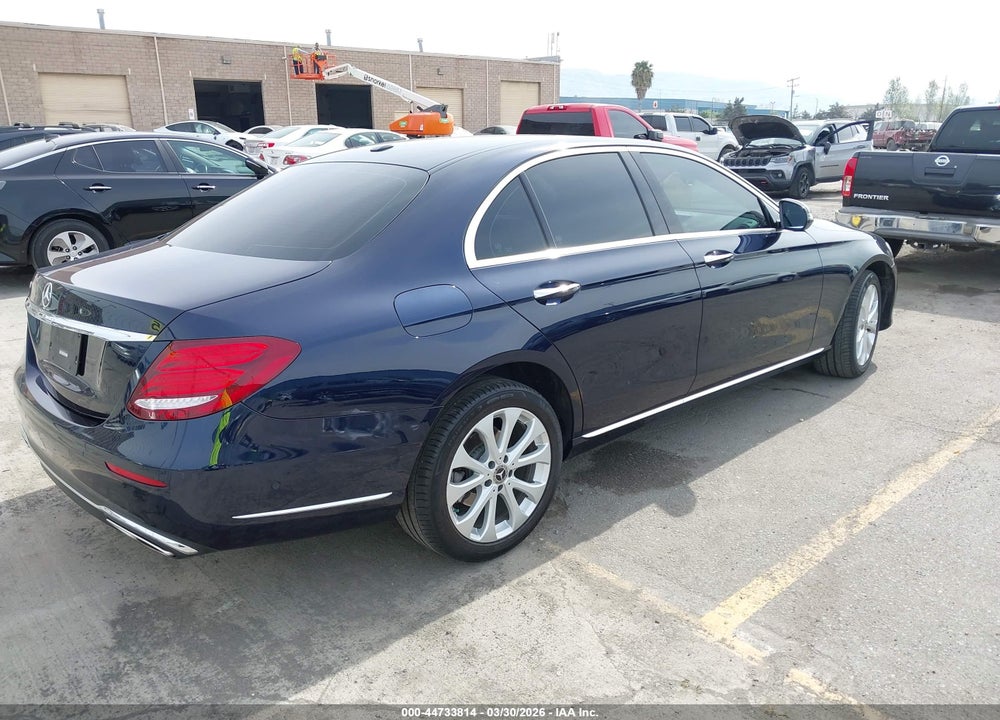 2018 MERCEDES-BENZ E 300 VIN: WDDZF4JB5JA351517