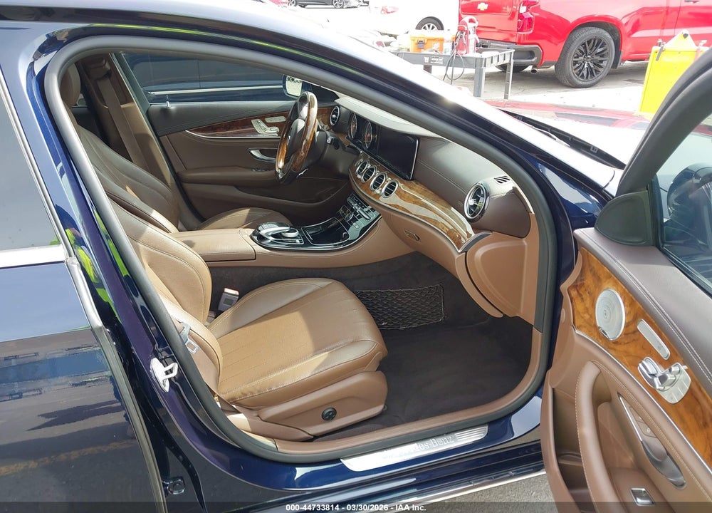 2018 MERCEDES-BENZ E 300 VIN: WDDZF4JB5JA351517