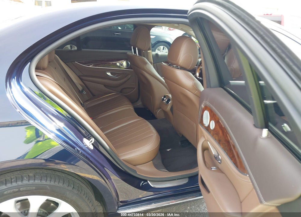 2018 MERCEDES-BENZ E 300 VIN: WDDZF4JB5JA351517