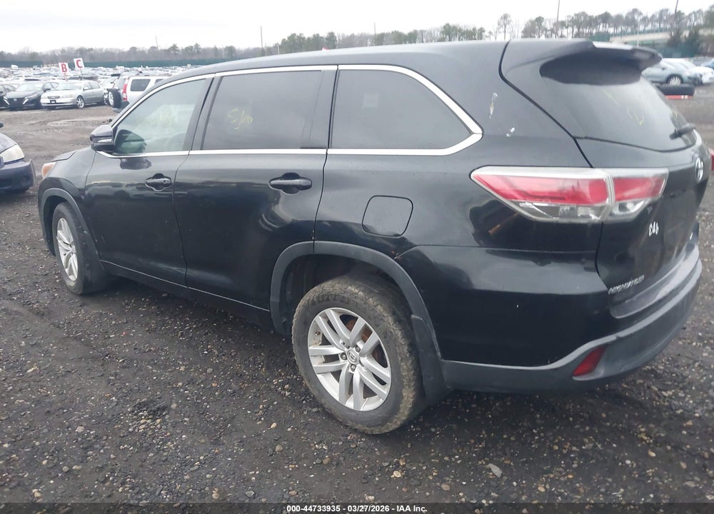 2015 TOYOTA HIGHLANDER LE V6 VIN: 5TDBKRFH7FS112594