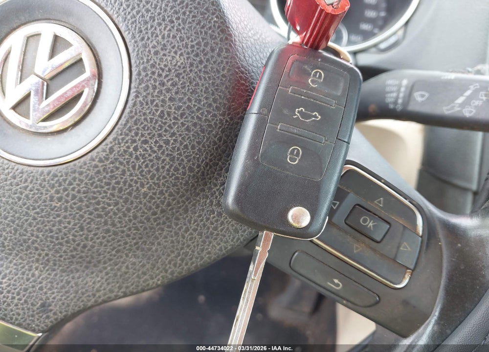 2010 VOLKSWAGEN JETTA TDI VIN: 3VWPL7AJ4AM619475