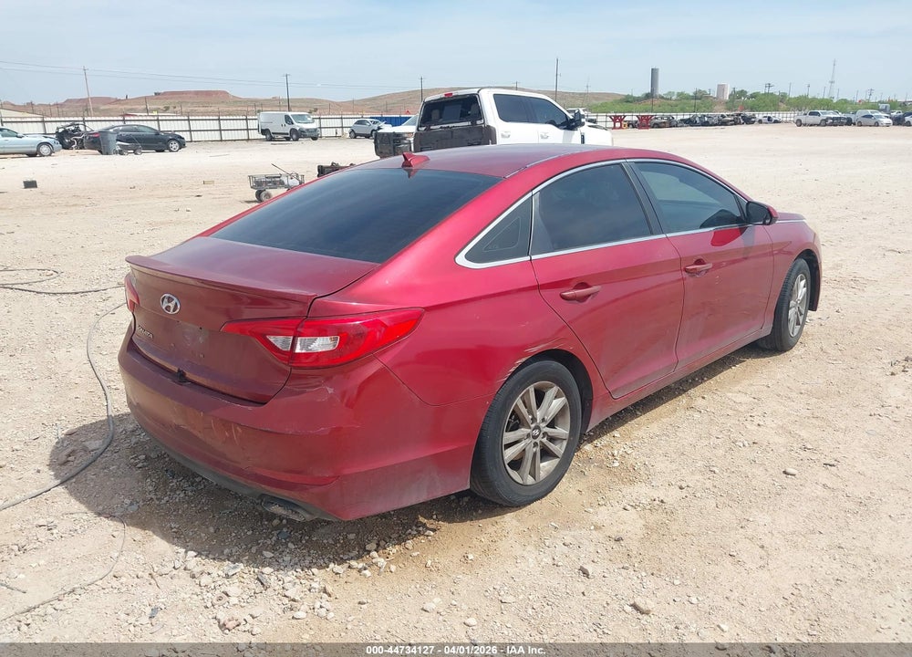 2015 HYUNDAI SONATA SE VIN: 5NPE24AF8FH042521
