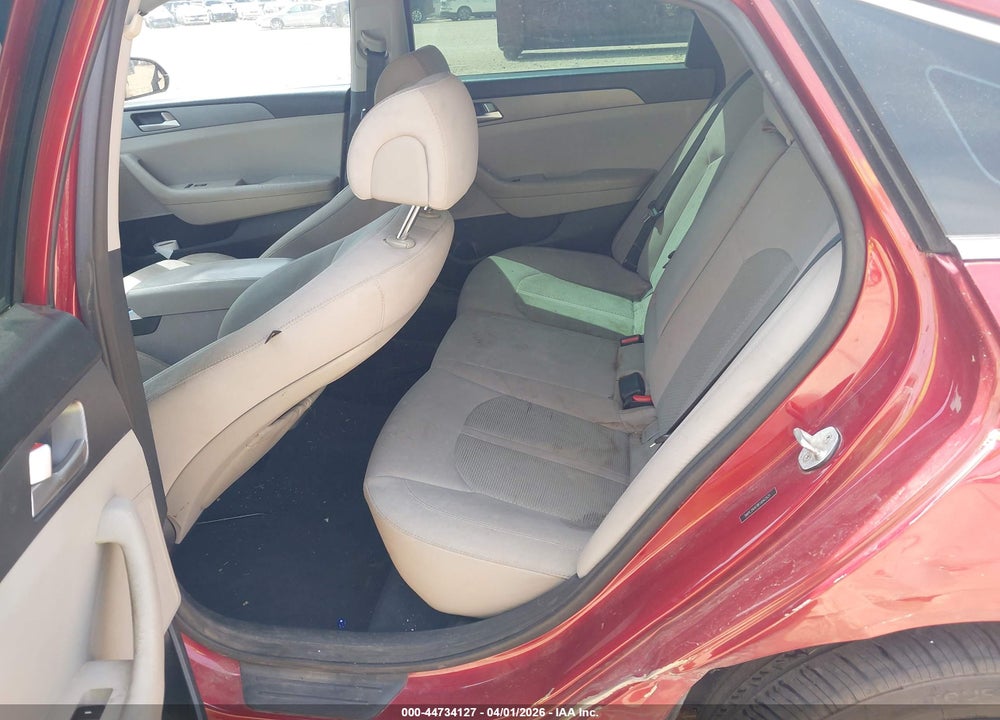 2015 HYUNDAI SONATA SE VIN: 5NPE24AF8FH042521