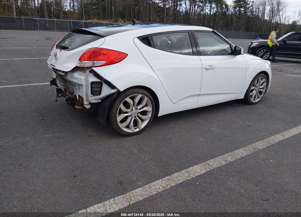 2013 HYUNDAI VELOSTER BASE W/GRAY VIN: KMHTC6AD6DU116483