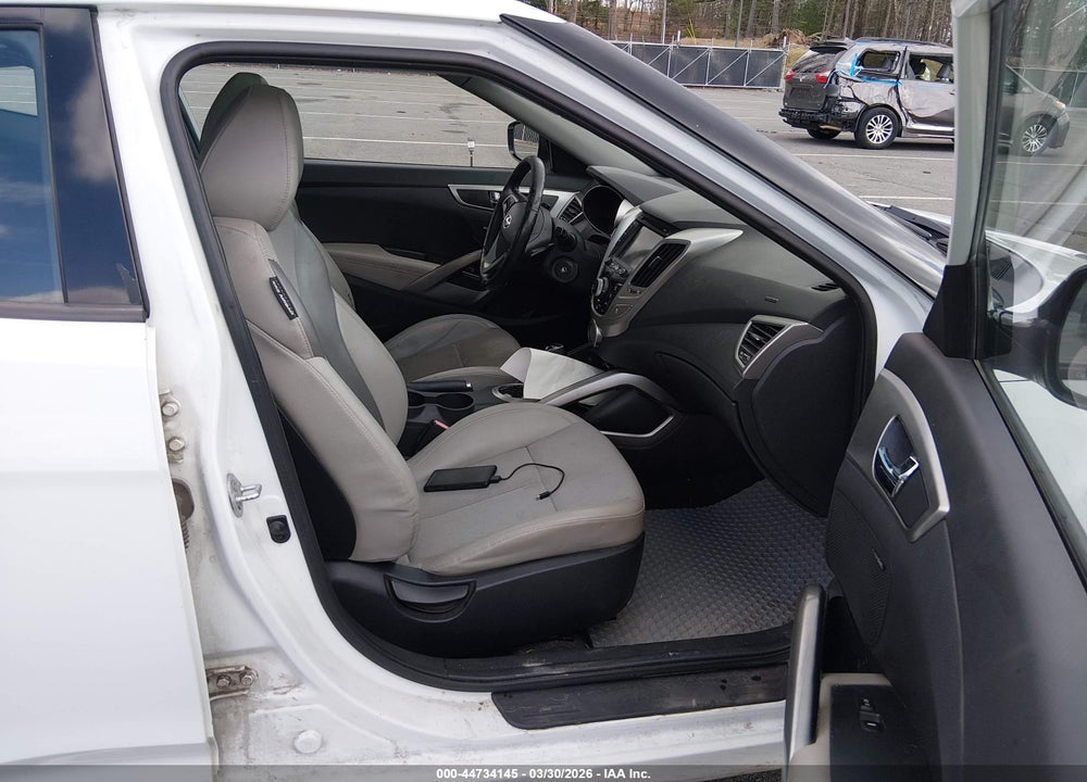 2013 HYUNDAI VELOSTER BASE W/GRAY VIN: KMHTC6AD6DU116483