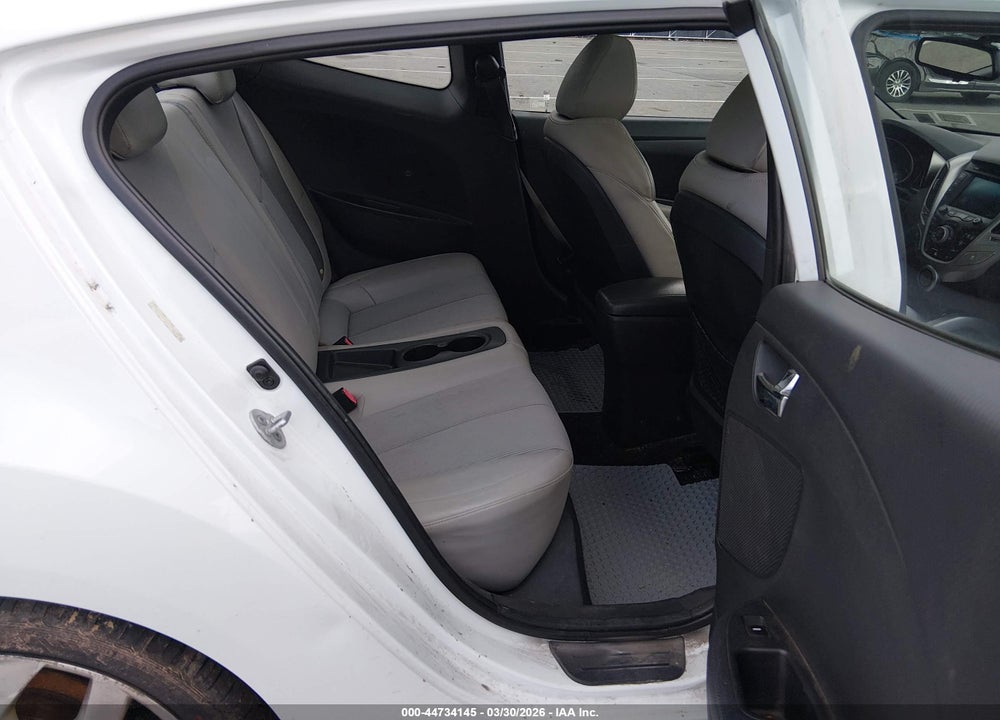 2013 HYUNDAI VELOSTER BASE W/GRAY VIN: KMHTC6AD6DU116483